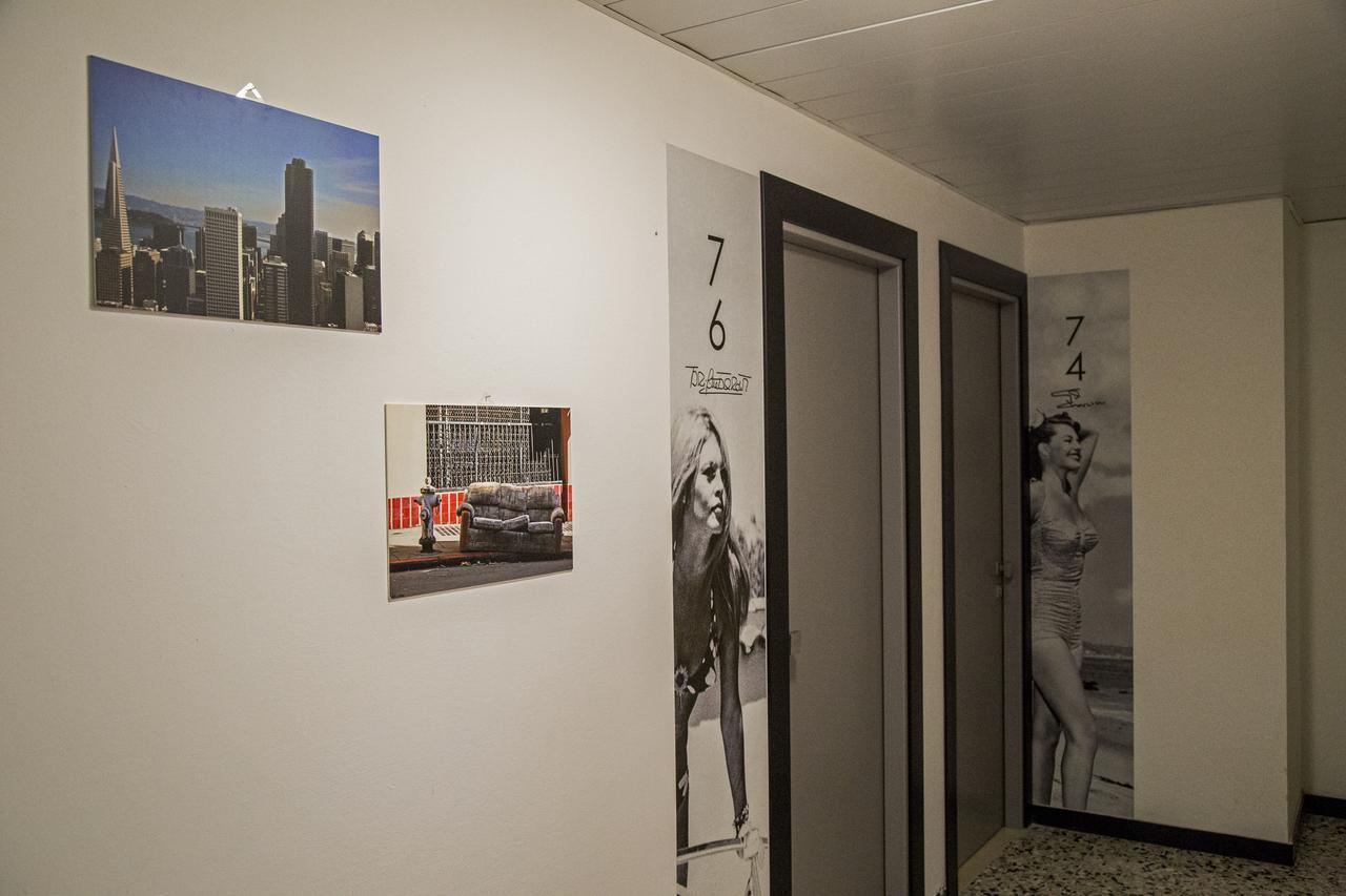 Hotel Hollywood Риччоне Екстер'єр фото
