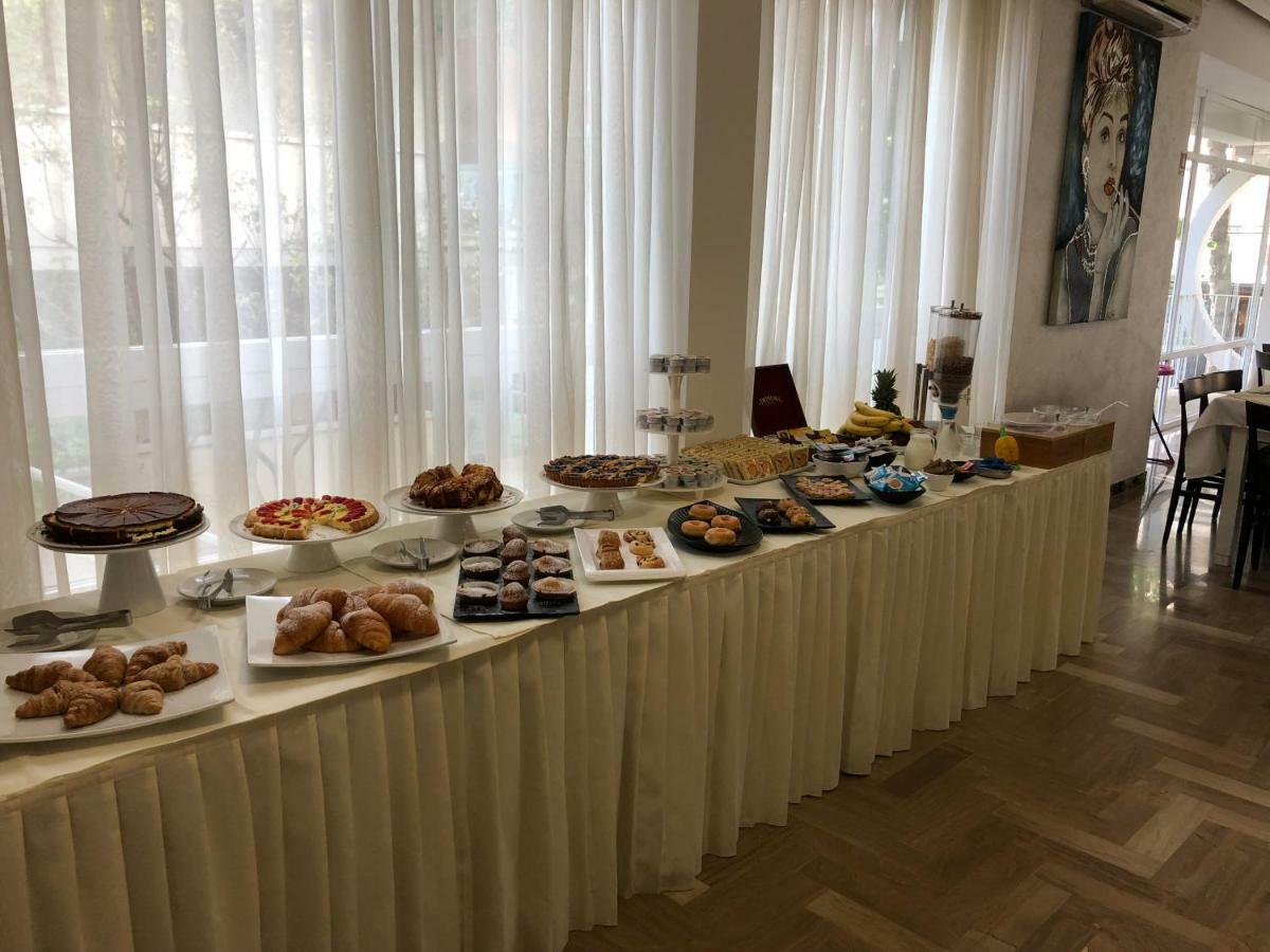 Hotel Hollywood Риччоне Екстер'єр фото